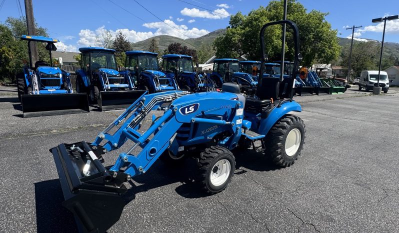 XJ2025 with Loader full